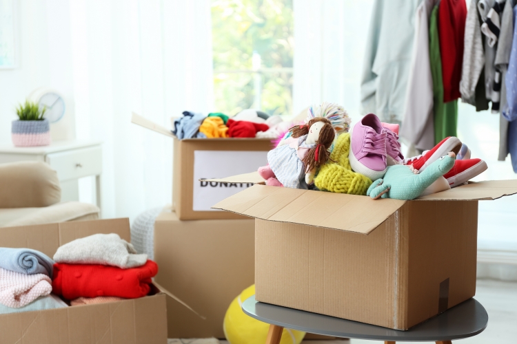 5 Stress-Free Tips for Keeping Your Home Clean During a Move